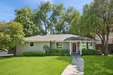 Chic Lakewood Home on Scenic Waterfront Lot