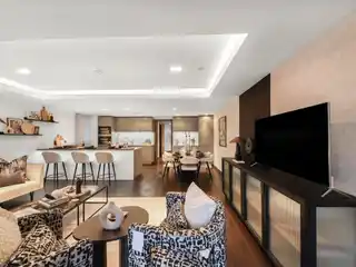 Spacious Open-plan Three Bedroom Apartment