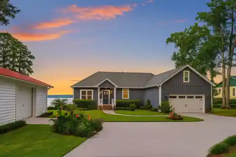 Custom Beauty on Lake Marion