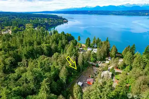 Immaculate Home on Versatile Property