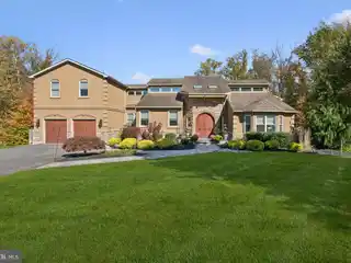 “luxury Lansbrook East Estate with Vaulted Family Room”