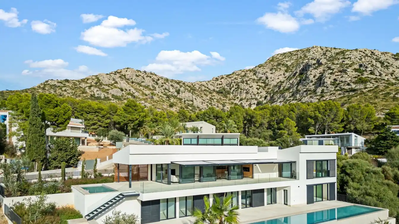 Spectacular Brand New Villa