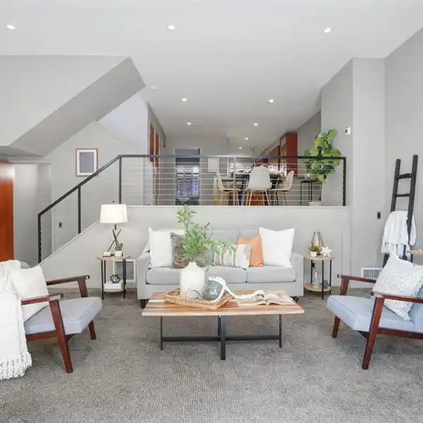 BRIGHT, SPACIOUS HOME NEAR LA JOLLA SHORES