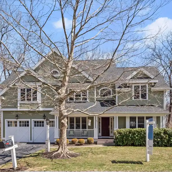 INVITING HOME ON A COVETED CUL-DE-SAC
