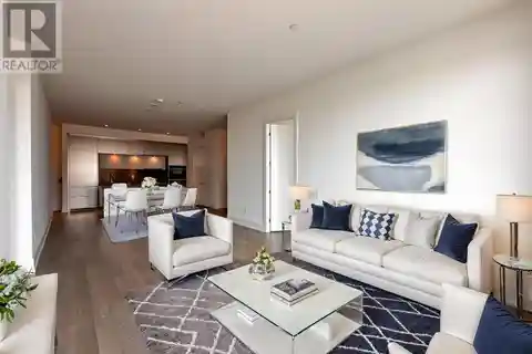 Elegant and Modern Residence at Aqualuna