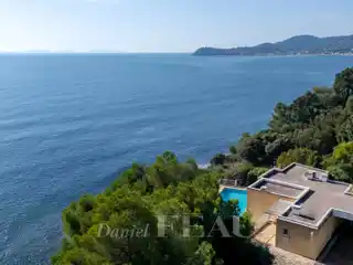 Huge Opportunity Overlooking the Sea