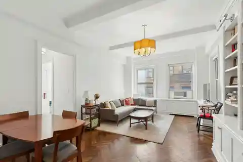 Light-filled Prewar Home at the Haroldon Court