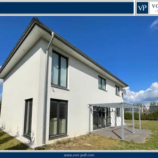 BEAUTIFUL LIVING WITH A VERSATILE LAYOUT