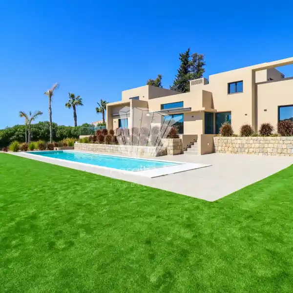 EXCELLENT VILLA IN LAGOA