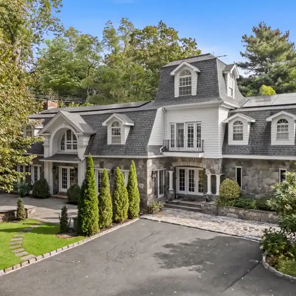 GORGEOUS HOME ON A QUIET STREET