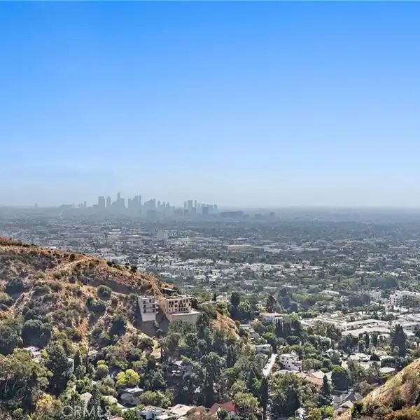 HOLLYWOOD HILLS HOME WITH BREATHTAKING VIEWS