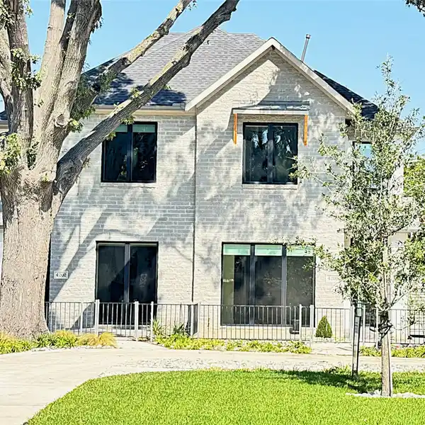 NEW HOME IN A FANTASTIC LOCATION