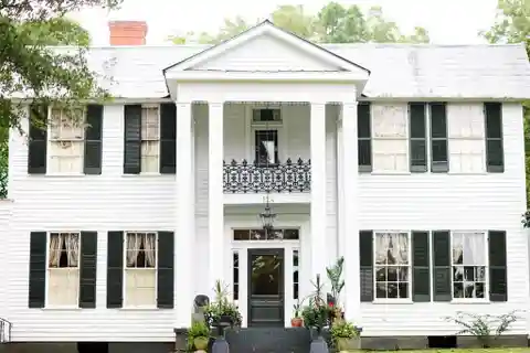 The Historic 1836 Purser-Brunt Home