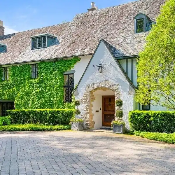 TRULY UNIQUE ESTATE IN A MAGICAL SETTING