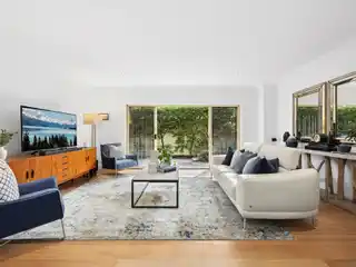 Beautifully Reimagined North-Facing Garden Apartment