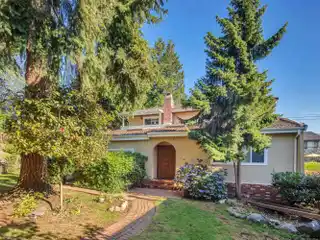 Three-level Home in the Heart of Arbutus Ridge