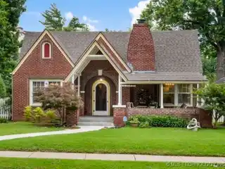 Midtown Charmer Steps Away from Utica Square