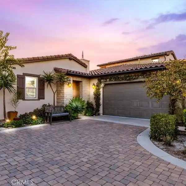 FABULOUS HILLSIDE HOME WITH SPECTACULAR VIEWS