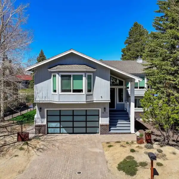 WATERFRONT LIVING AT ITS FINEST