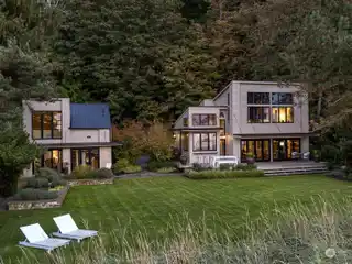 Contemporary Modern Home Offering Mountain Views