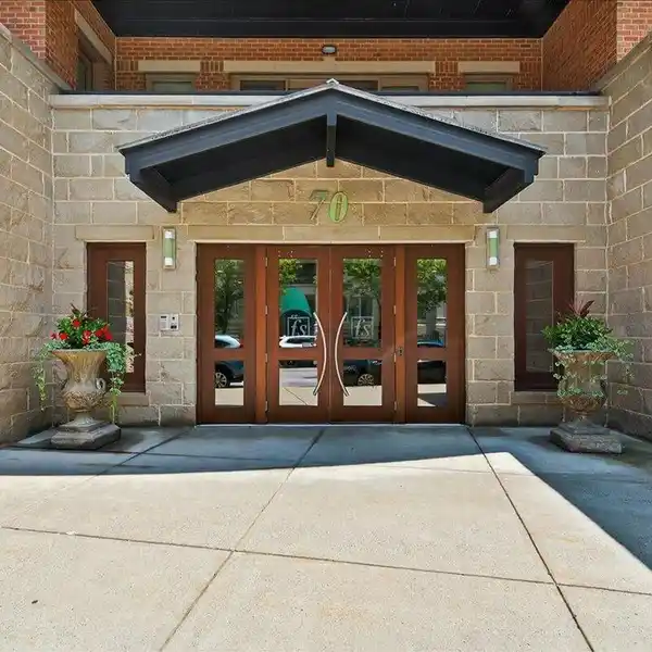 FABULOUS CONDO WITH EXPANSIVE BALCONY