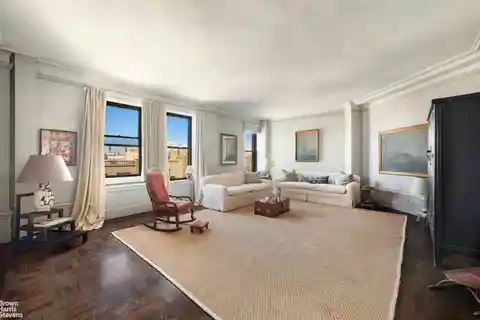 Spacious Apartment in Lower Washington Heights