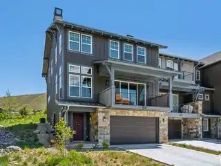 Mountain Modern Row-end Townhome in Hideout
