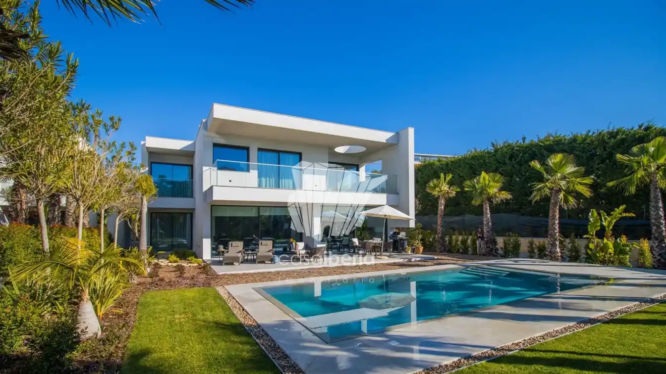 Modern Villa in Gated Condo Near Ferragudo Beach