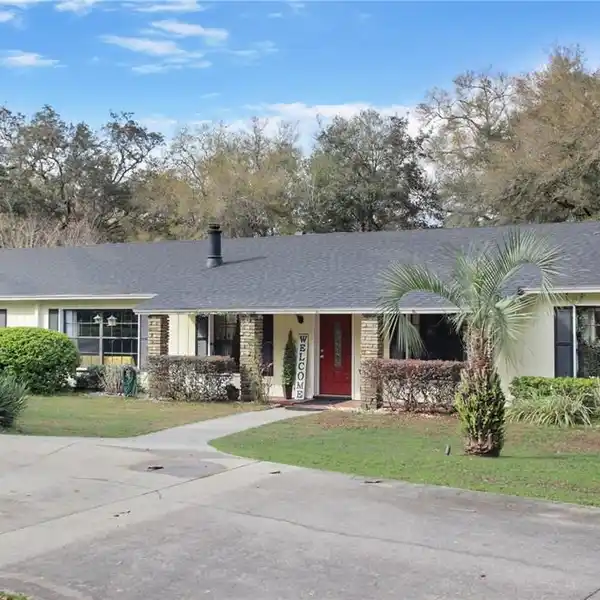LOVELY HOME ON 2.5 PRIVATE ACRES