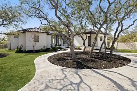 Hill Country Elegance Meets Modern Luxury