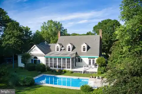 Lovely Home in a Private Setting