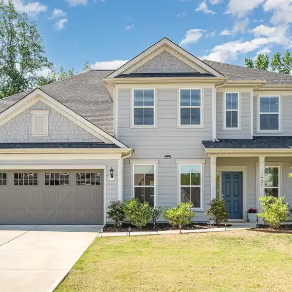 LUXURY LIVING IN GATED COMMUNITY