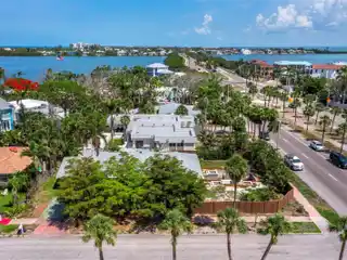 Build or Remodel on an Oversized Corner Lot