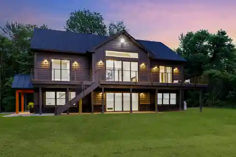 Mountain Elegance Meets Modern Orchard Living