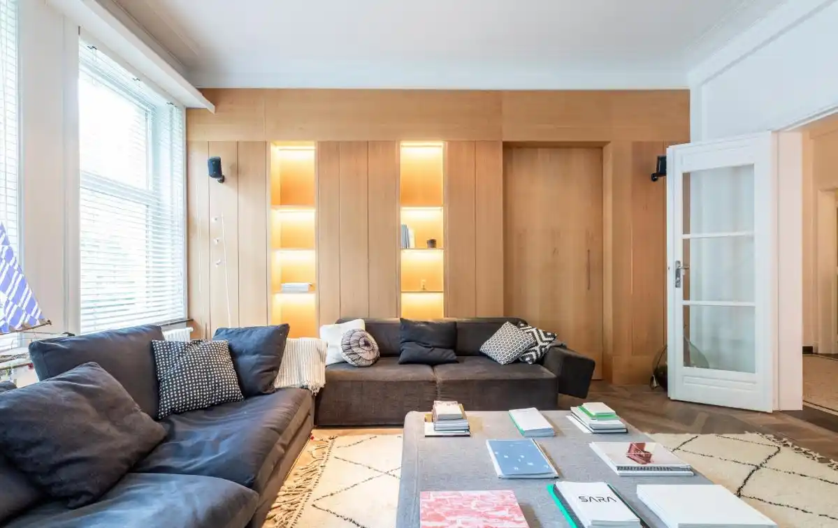 Superb Art-deco Style Flat