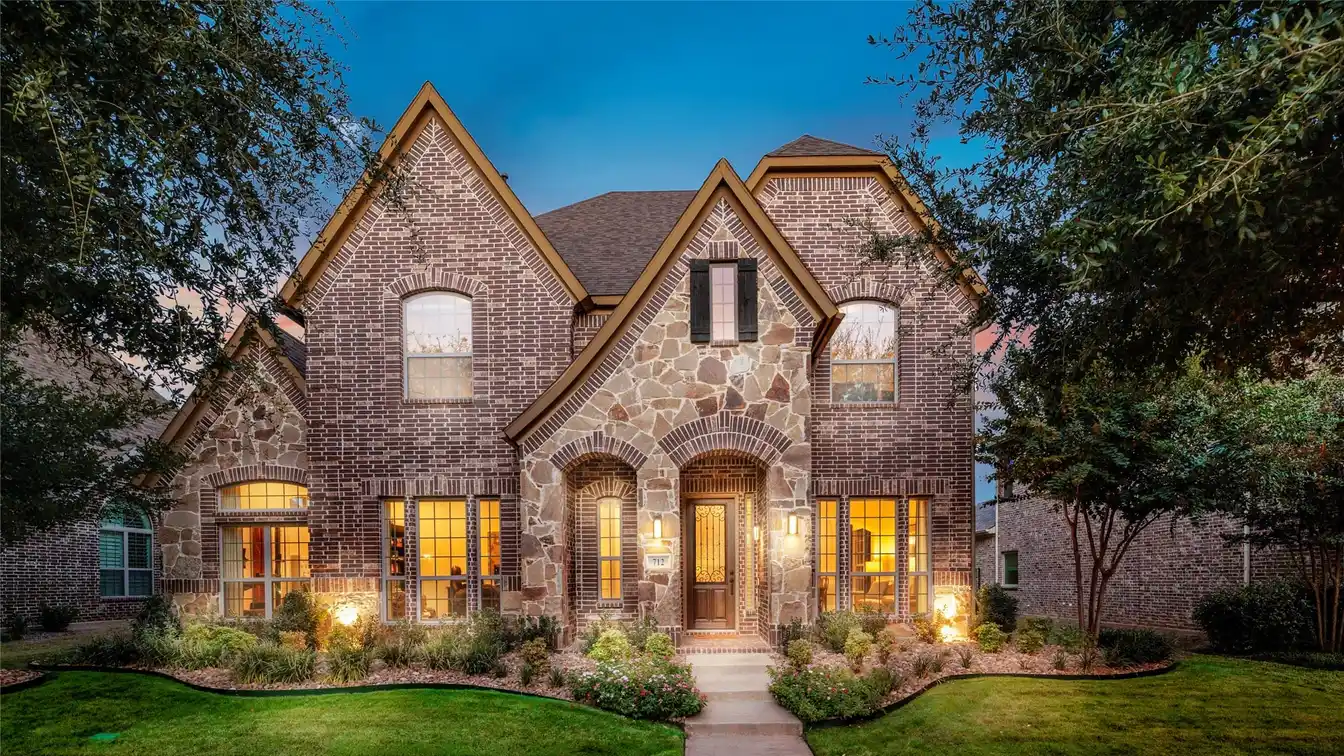 Premium Villa in the Desirable Carillon Community