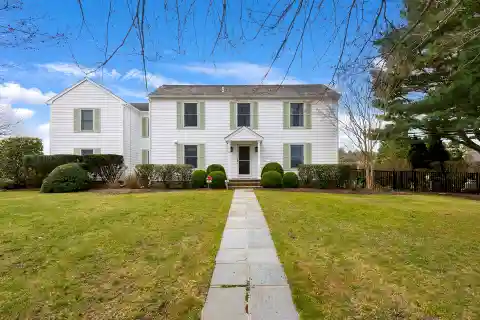 Elegant Traditional Home for Rent