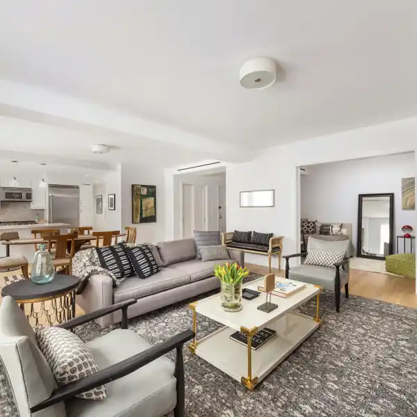 TIMELESS PRE-WAR ELEGANCE MEETS MODERN SOPHISTICATION