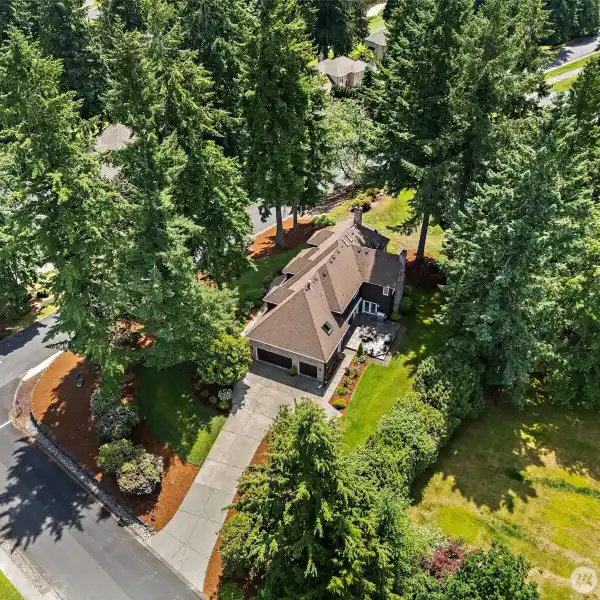 BEAUTIFULLY UPDATED HOME IN CANTERWOOD