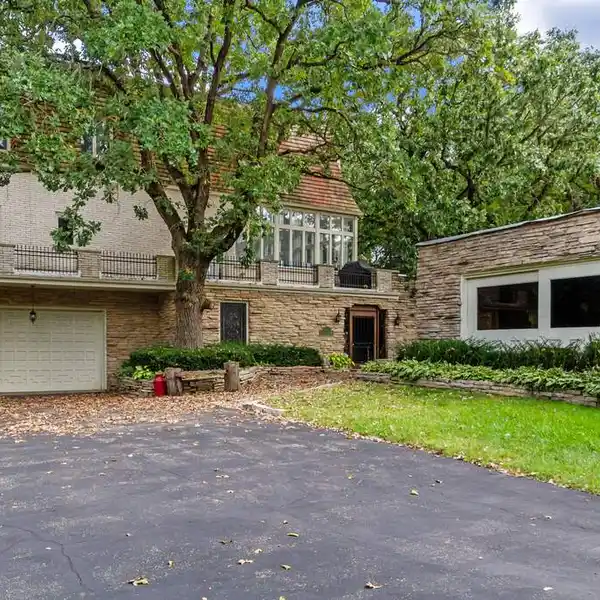 CAPTIVATING EQUESTRIAN ESTATE