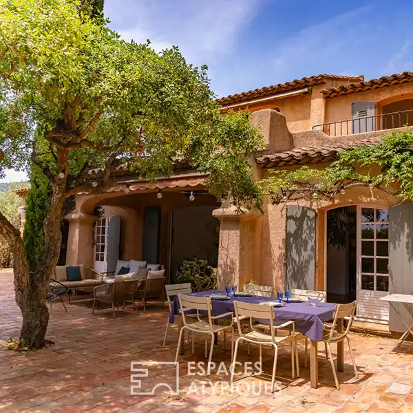 ARCHITECT-DESIGNED VILLA WITH SEA VIEW