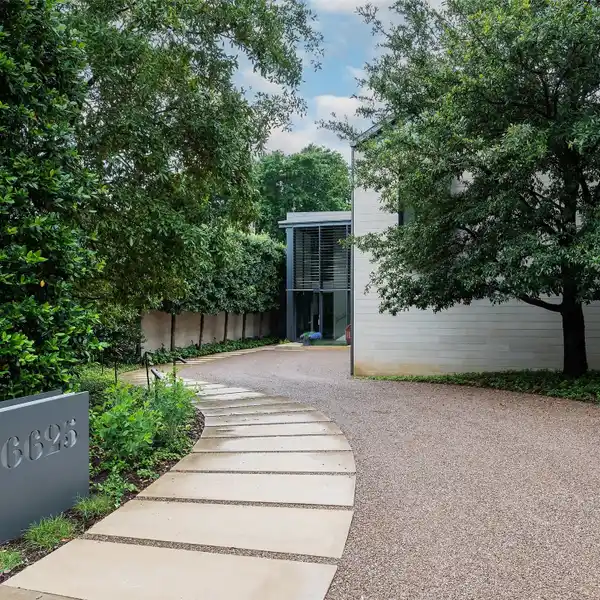 CONTEMPORARY ARCHITECTURAL GEM IN PARK CITIES