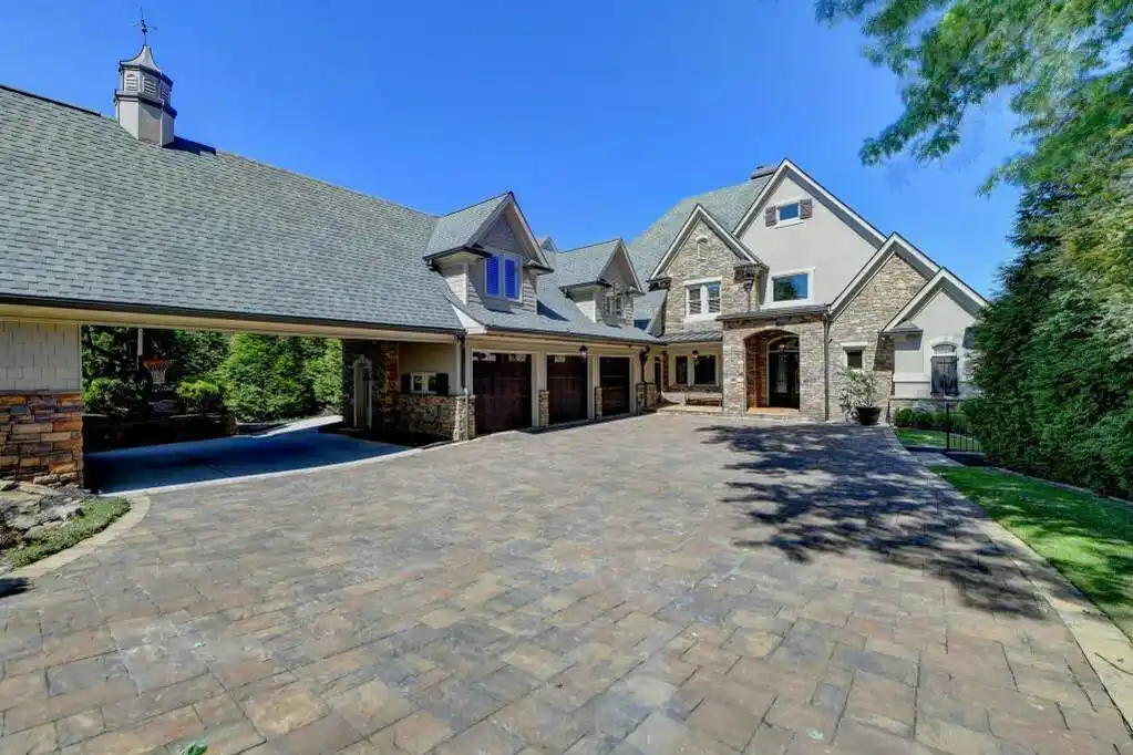 Stunning Lake House