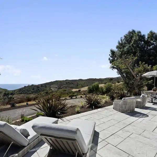 EXQUISITE TWO-HOME PROPERTY