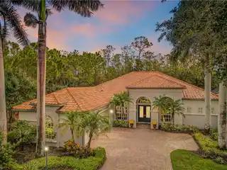 Estate Home in Amenity-Rich Vasari Country Club