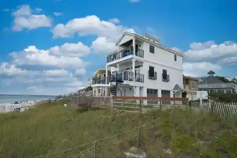 Beautiful Gulf-Front Beach Home