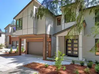 Meticulously Crafted New Modern Home