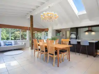 Architectural 1960s Gem Surrounded by Nature