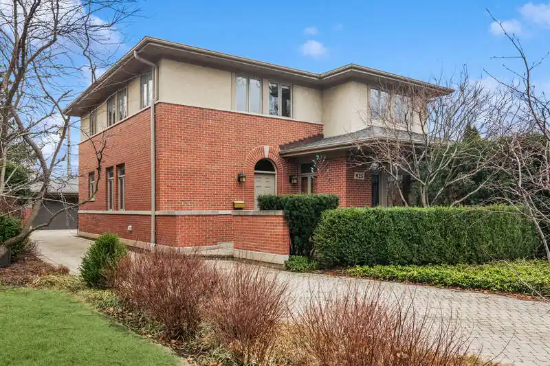 Exquisite Home Blending Elegance and Comfort