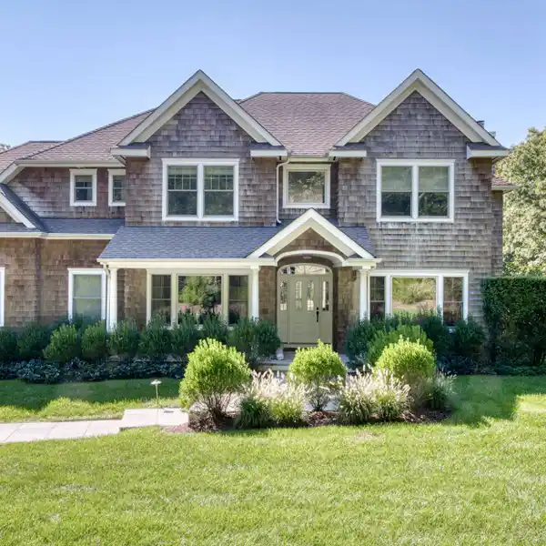 SECLUDED AND EXPANSIVE HAMPTONS RETREAT